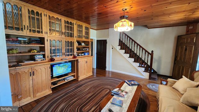 4912 SHANKWEILER RD, Orefield, PA 18069