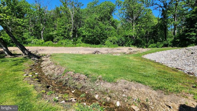 4912 SHANKWEILER RD, Orefield, PA 18069
