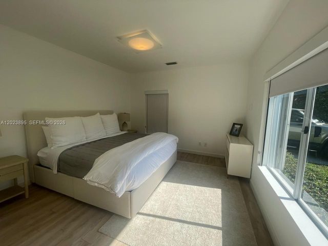 181 Island Dr, Key Biscayne, FL 33149