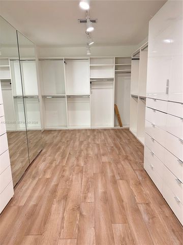 181 Island Dr, Key Biscayne, FL 33149