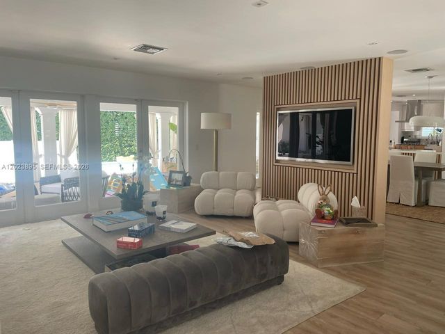 181 Island Dr, Key Biscayne, FL 33149