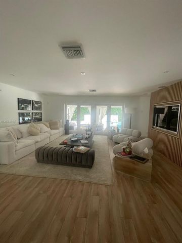 181 Island Dr, Key Biscayne, FL 33149