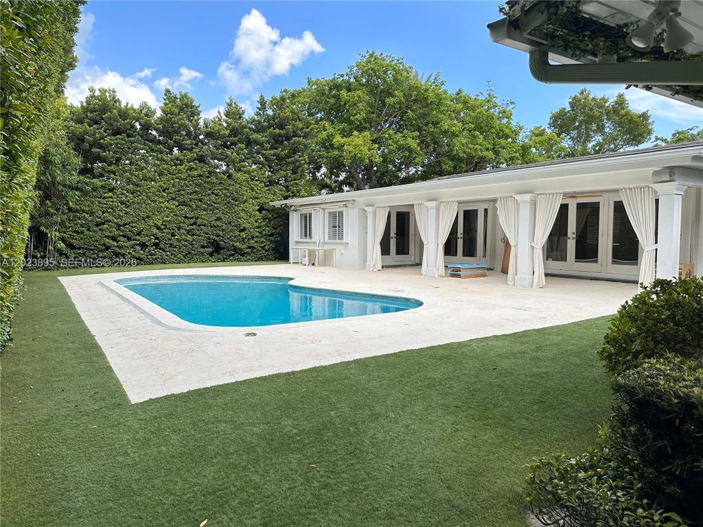 181 Island Dr, Key Biscayne, FL 33149