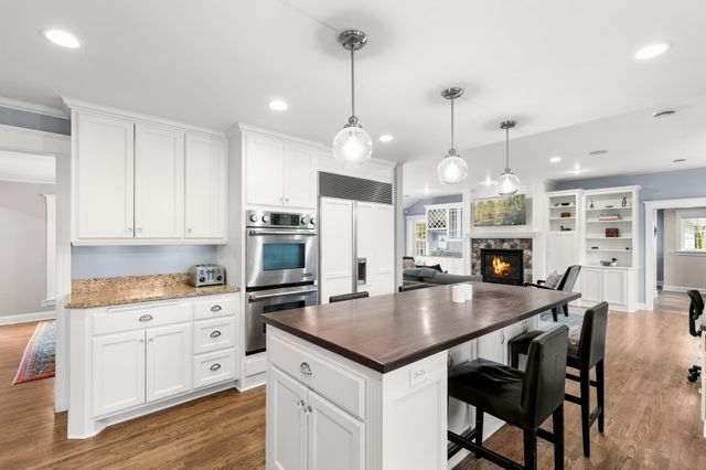 4236 Heathcote Road, Deephaven, MN 55391