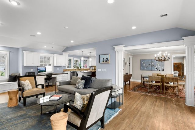 4236 Heathcote Road, Deephaven, MN 55391