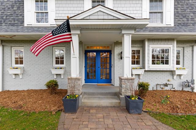 4236 Heathcote Road, Deephaven, MN 55391