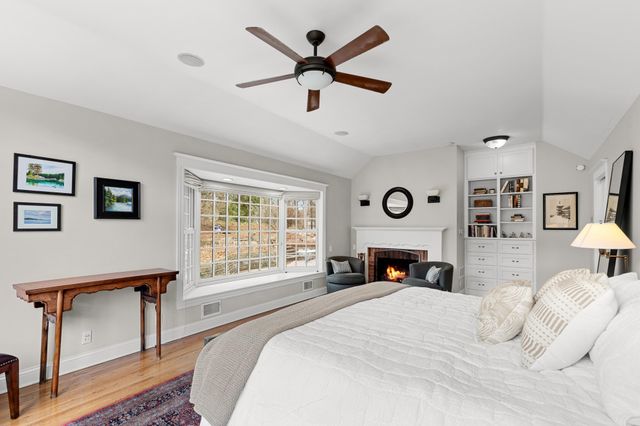 4236 Heathcote Road, Deephaven, MN 55391