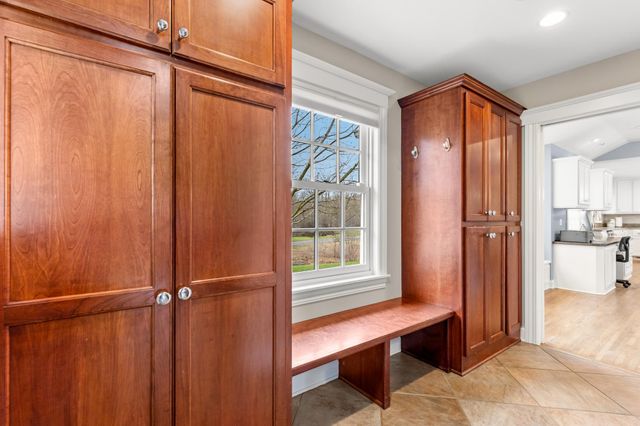 4236 Heathcote Road, Deephaven, MN 55391