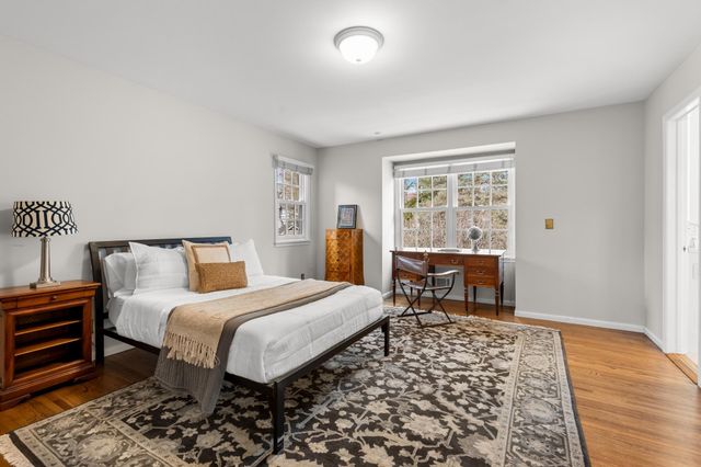 4236 Heathcote Road, Deephaven, MN 55391