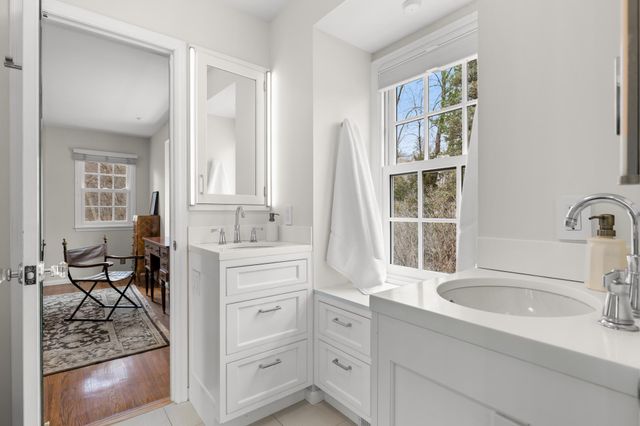 4236 Heathcote Road, Deephaven, MN 55391