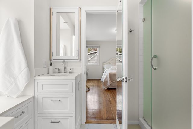 4236 Heathcote Road, Deephaven, MN 55391