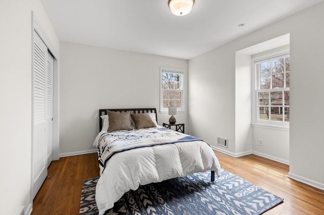 4236 Heathcote Road, Deephaven, MN 55391