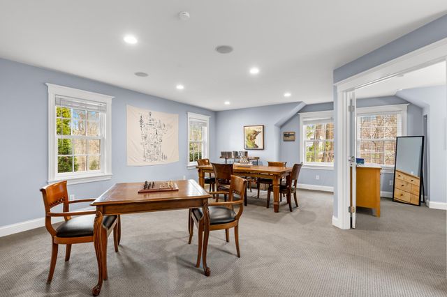 4236 Heathcote Road, Deephaven, MN 55391