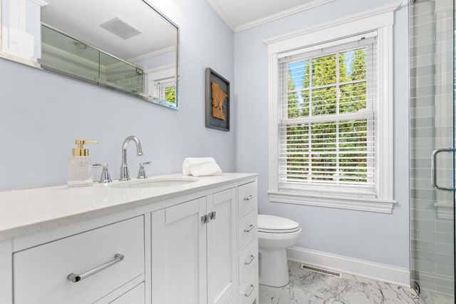 4236 Heathcote Road, Deephaven, MN 55391