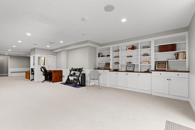 4236 Heathcote Road, Deephaven, MN 55391