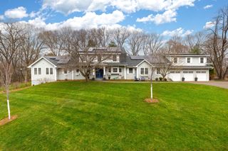 4236 Heathcote Road, Deephaven, MN 55391