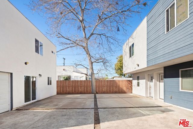 645 W 97th Street, Los Angeles, CA 90044