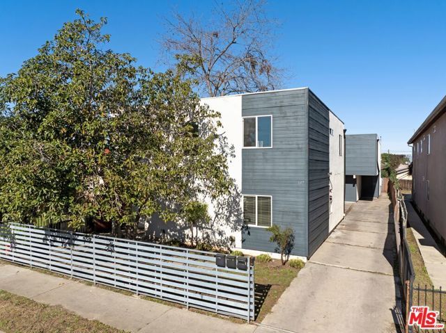 645 W 97th Street, Los Angeles, CA 90044