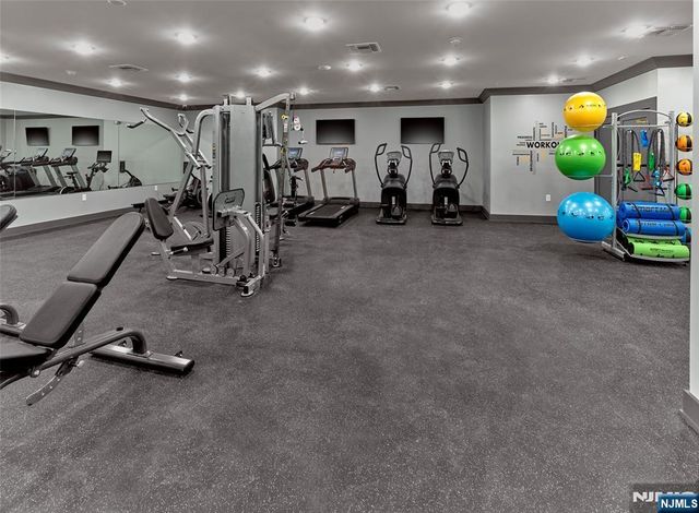 8 Tice Road 109, Franklin Lakes, NJ 07417