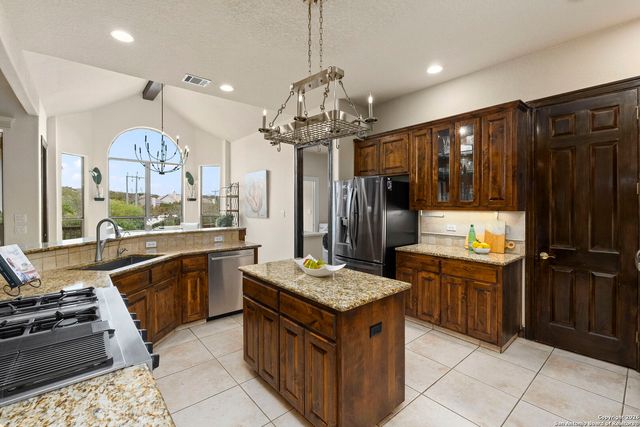 3318 Sable Crk, San Antonio, TX 78259