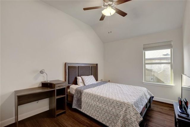 209 Wynnpage DR, Dripping Springs, TX 78620