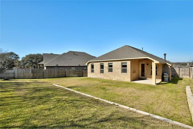 209 Wynnpage DR, Dripping Springs, TX 78620