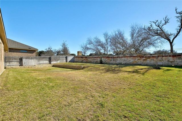 209 Wynnpage DR, Dripping Springs, TX 78620