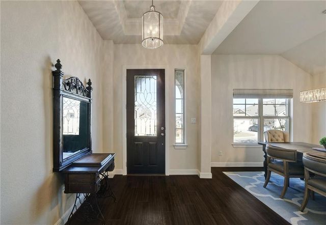 209 Wynnpage DR, Dripping Springs, TX 78620
