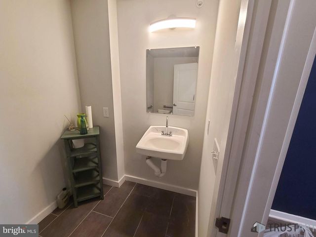 2127 N FRONT ST #COMMERCIAL, Philadelphia, PA 19122