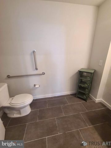 2127 N FRONT ST #COMMERCIAL, Philadelphia, PA 19122