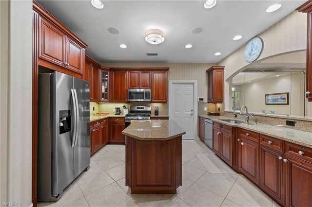 2809 TIBURON BLVD E 2-101, Naples, FL 34109