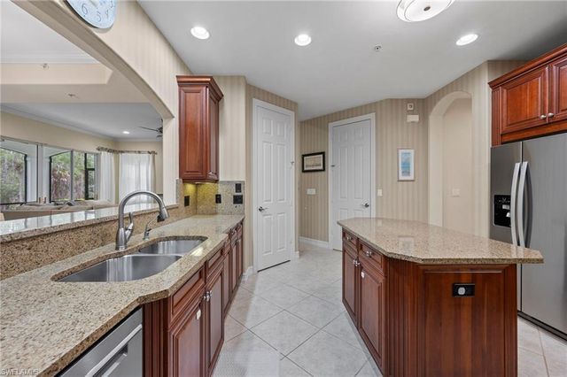 2809 TIBURON BLVD E 2-101, Naples, FL 34109