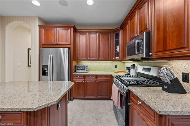 2809 TIBURON BLVD E 2-101, Naples, FL 34109