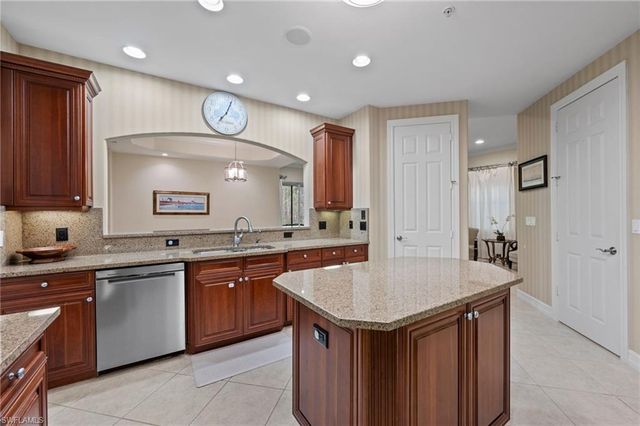 2809 TIBURON BLVD E 2-101, Naples, FL 34109