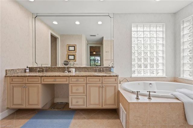 2809 TIBURON BLVD E 2-101, Naples, FL 34109