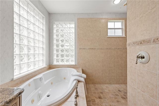 2809 TIBURON BLVD E 2-101, Naples, FL 34109