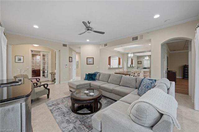 2809 TIBURON BLVD E 2-101, Naples, FL 34109