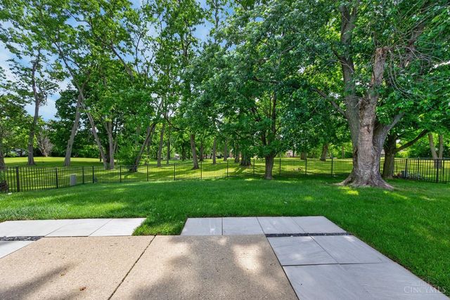 2491 Windsor Village Drive, Miamisburg, OH 45342