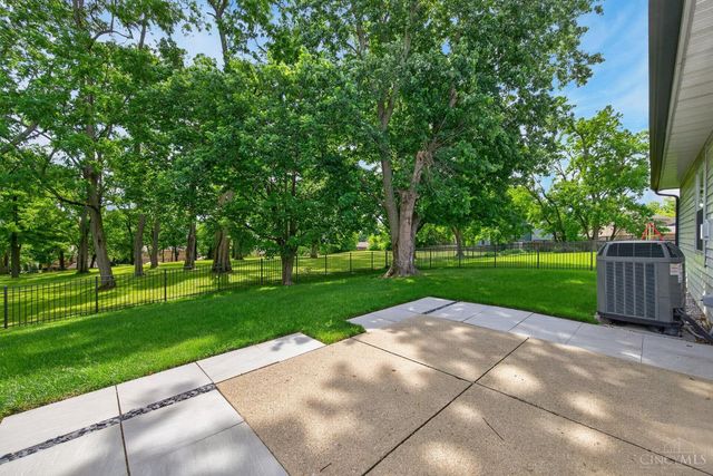 2491 Windsor Village Drive, Miamisburg, OH 45342