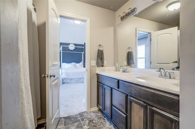 18536 Abierto Drive, Edmond, OK 73012