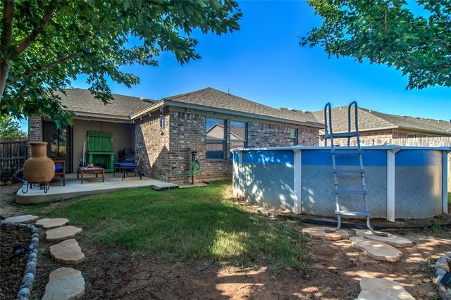 18536 Abierto Drive, Edmond, OK 73012