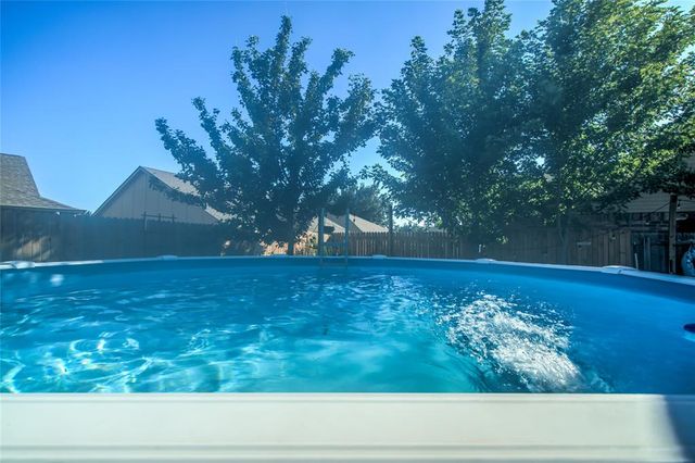 18536 Abierto Drive, Edmond, OK 73012