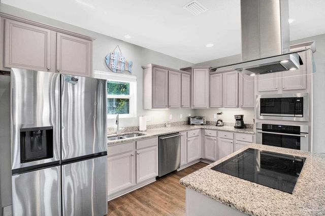 7967 Double Gate Dr, Pensacola, FL 32507