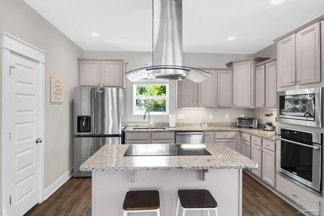 7967 Double Gate Dr, Pensacola, FL 32507