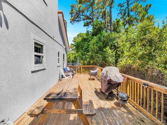 7967 Double Gate Dr, Pensacola, FL 32507