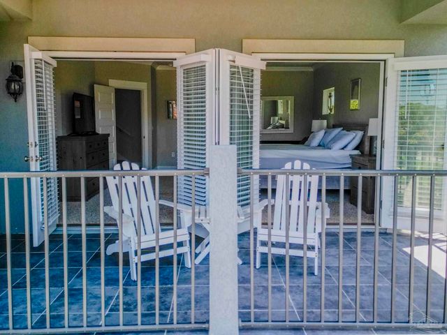 7967 Double Gate Dr, Pensacola, FL 32507