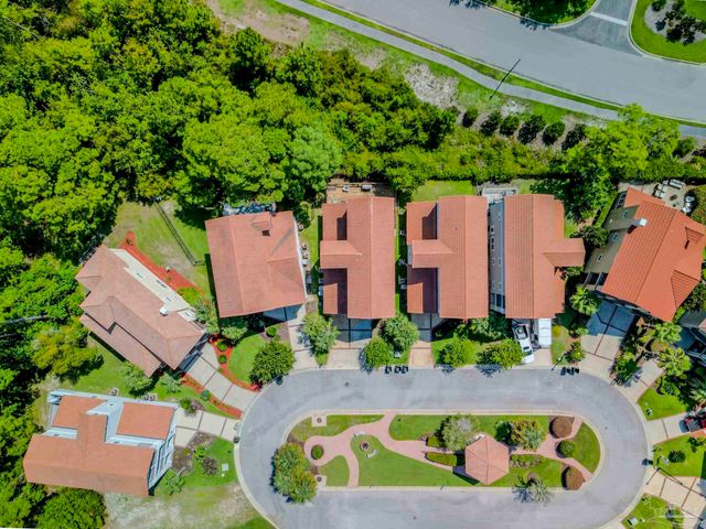 7967 Double Gate Dr, Pensacola, FL 32507