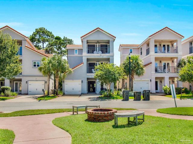 7967 Double Gate Dr, Pensacola, FL 32507