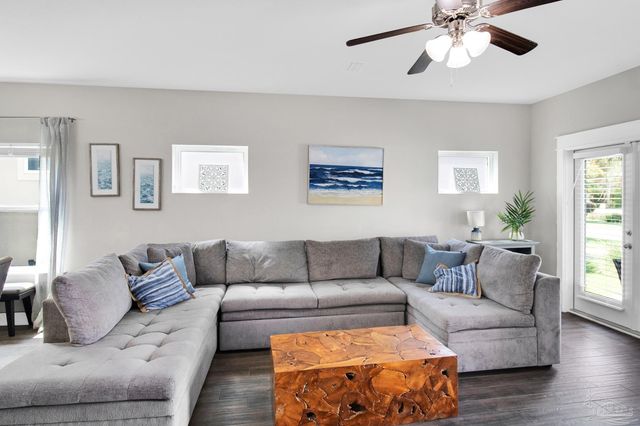 7967 Double Gate Dr, Pensacola, FL 32507