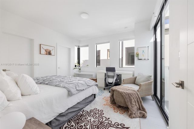 3174 Elizabeth St, Coconut Grove, FL 33133